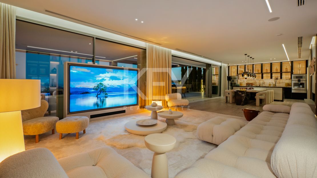 Contemporary Luxury Villa for Sale in Benahavís with Panoramic Sea Views