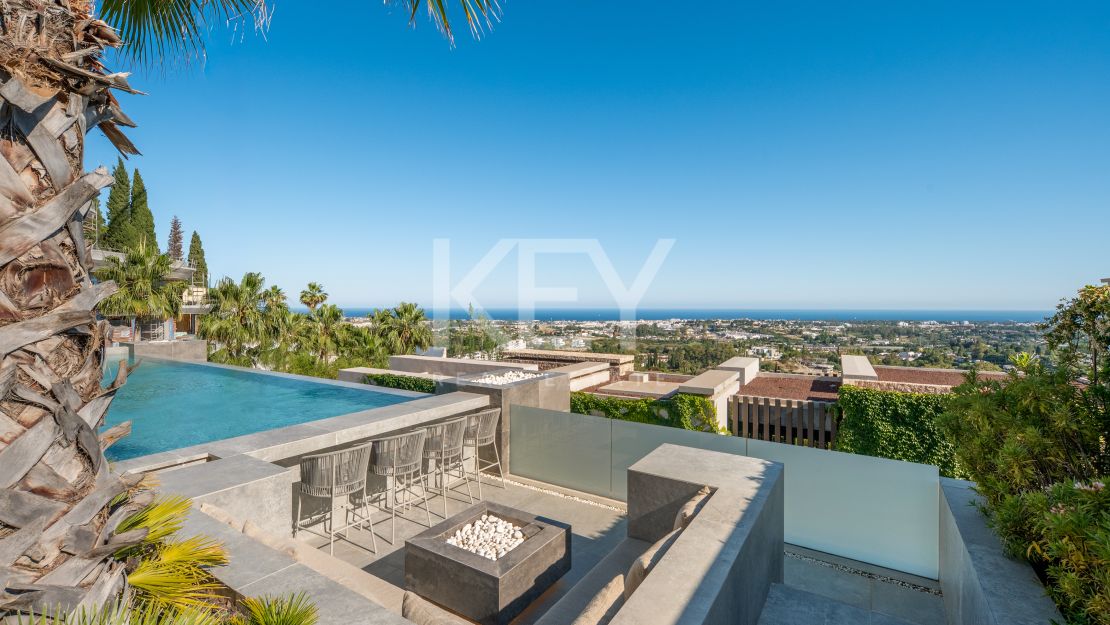 Contemporary Luxury Villa for Sale in Benahavís with Panoramic Sea Views