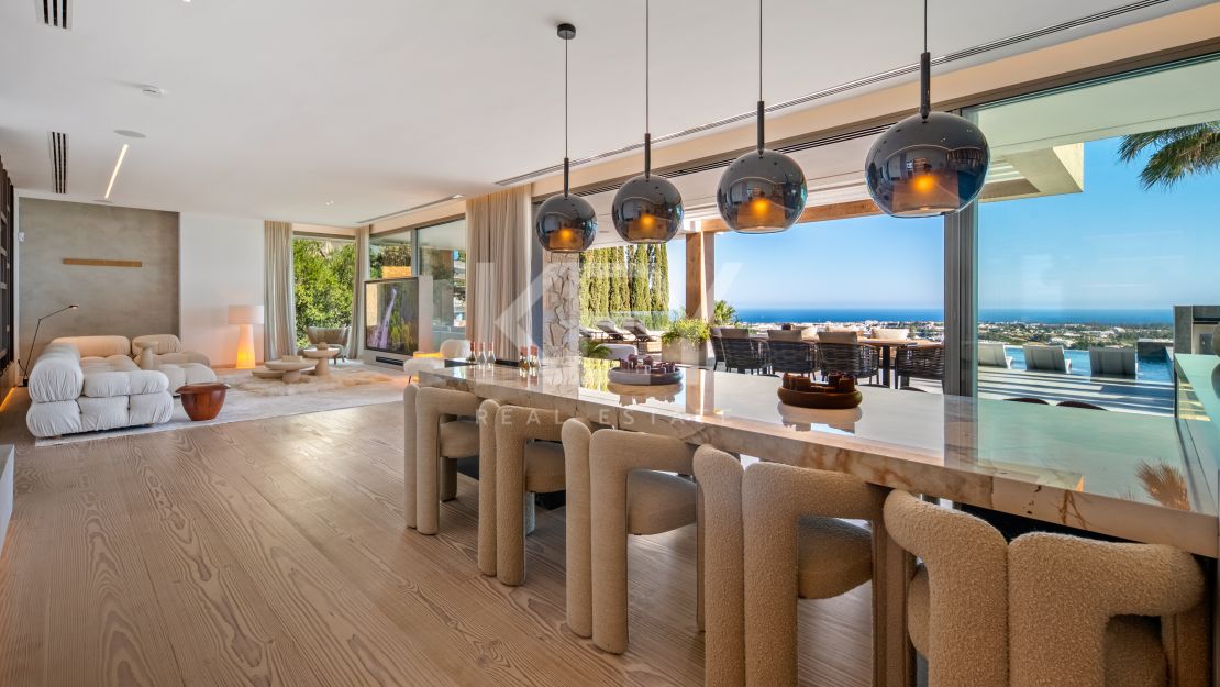 Contemporary Luxury Villa for Sale in Benahavís with Panoramic Sea Views