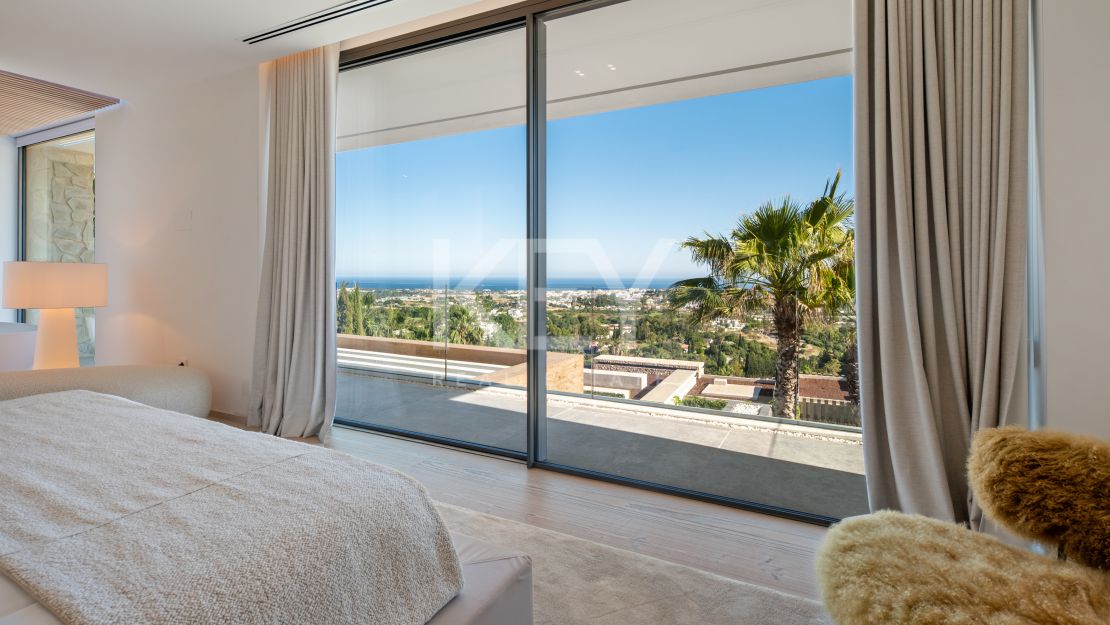 Contemporary Luxury Villa for Sale in Benahavís with Panoramic Sea Views