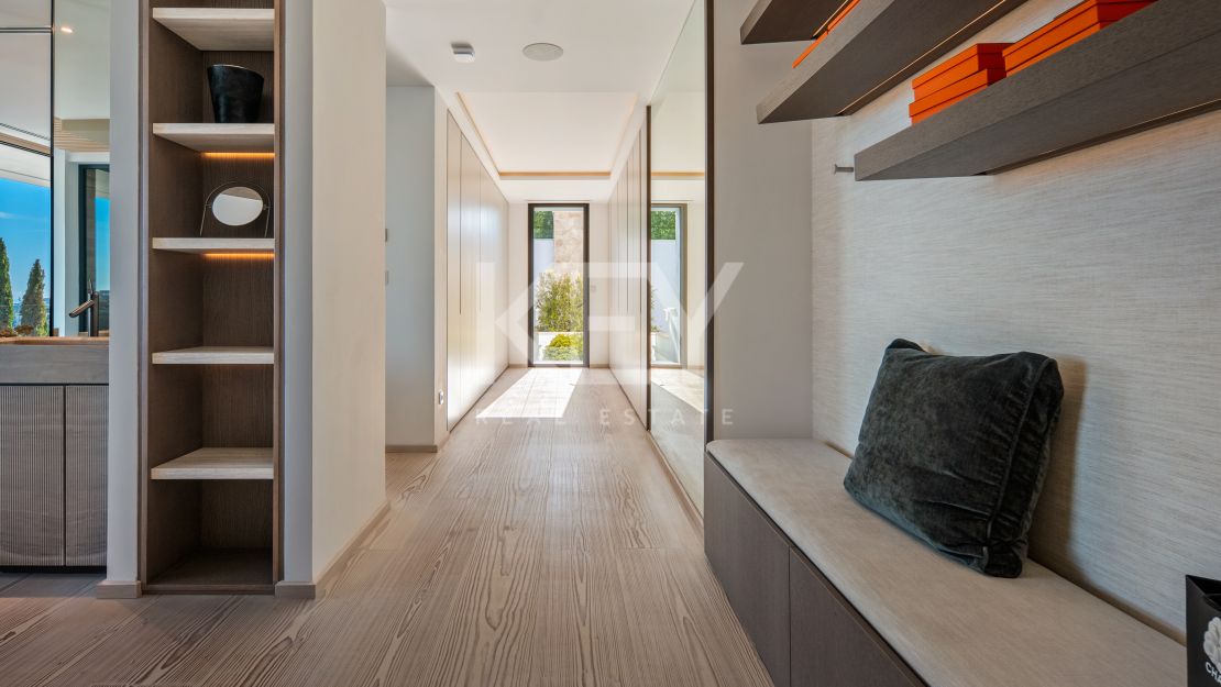 Contemporary Luxury Villa for Sale in Benahavís with Panoramic Sea Views