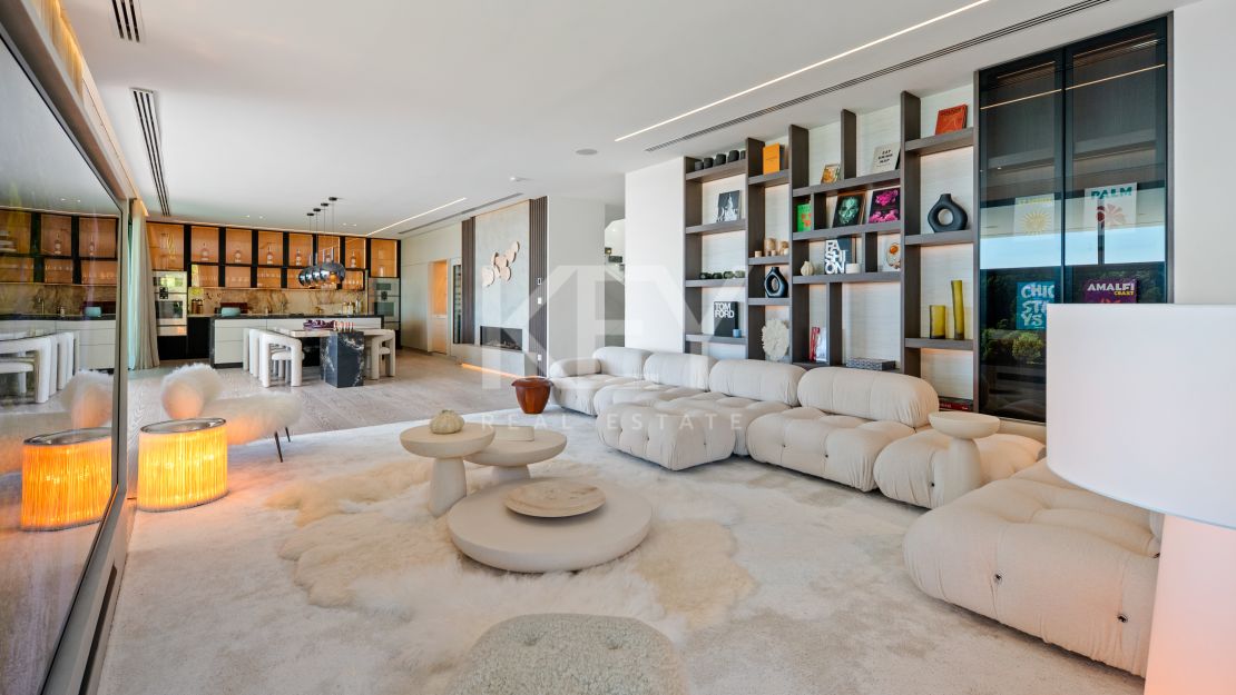 Contemporary Luxury Villa for Sale in Benahavís with Panoramic Sea Views