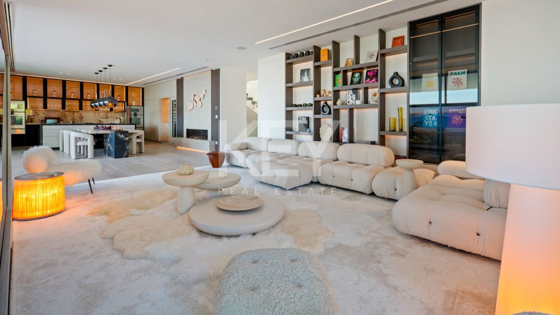 Contemporary Luxury Villa for Sale in Benahavís with Panoramic Sea Views