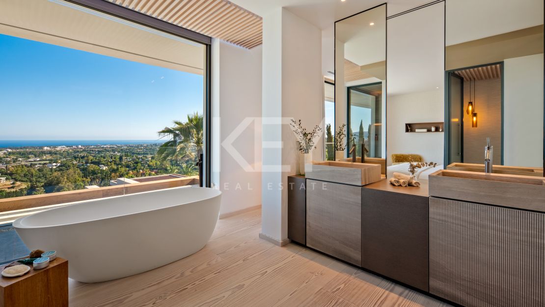 Contemporary Luxury Villa for Sale in Benahavís with Panoramic Sea Views