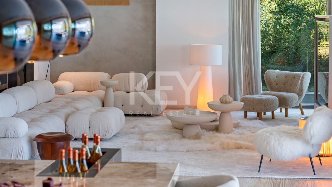 Contemporary Luxury Villa for Sale in Benahavís with Panoramic Sea Views