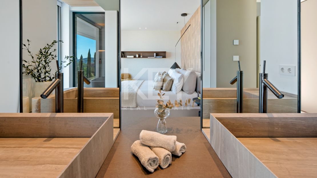 Contemporary Luxury Villa for Sale in Benahavís with Panoramic Sea Views