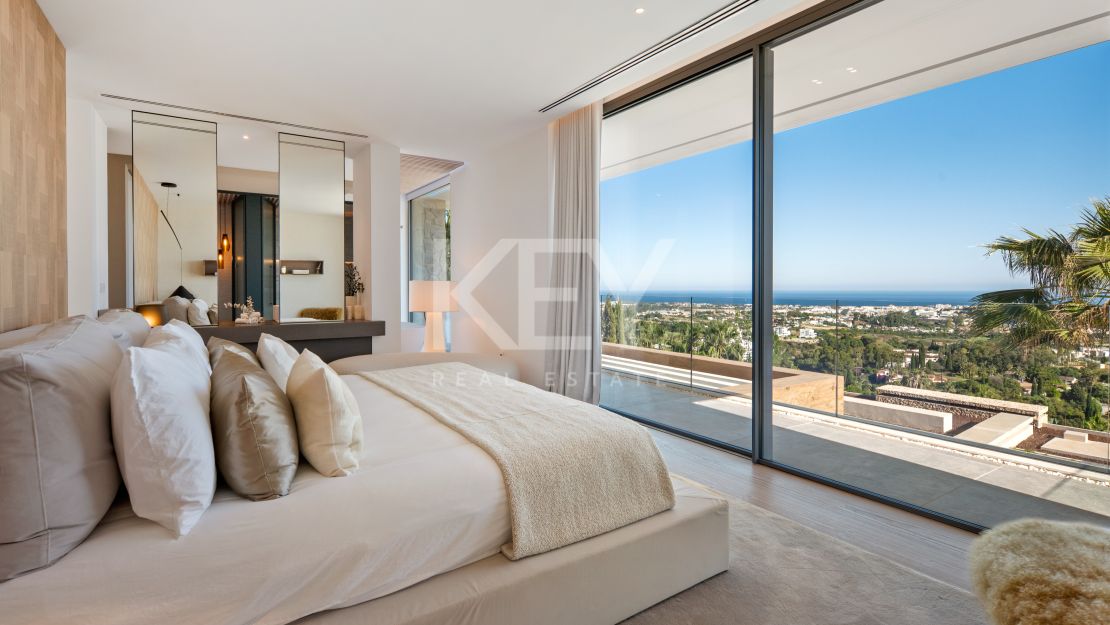 Contemporary Luxury Villa for Sale in Benahavís with Panoramic Sea Views