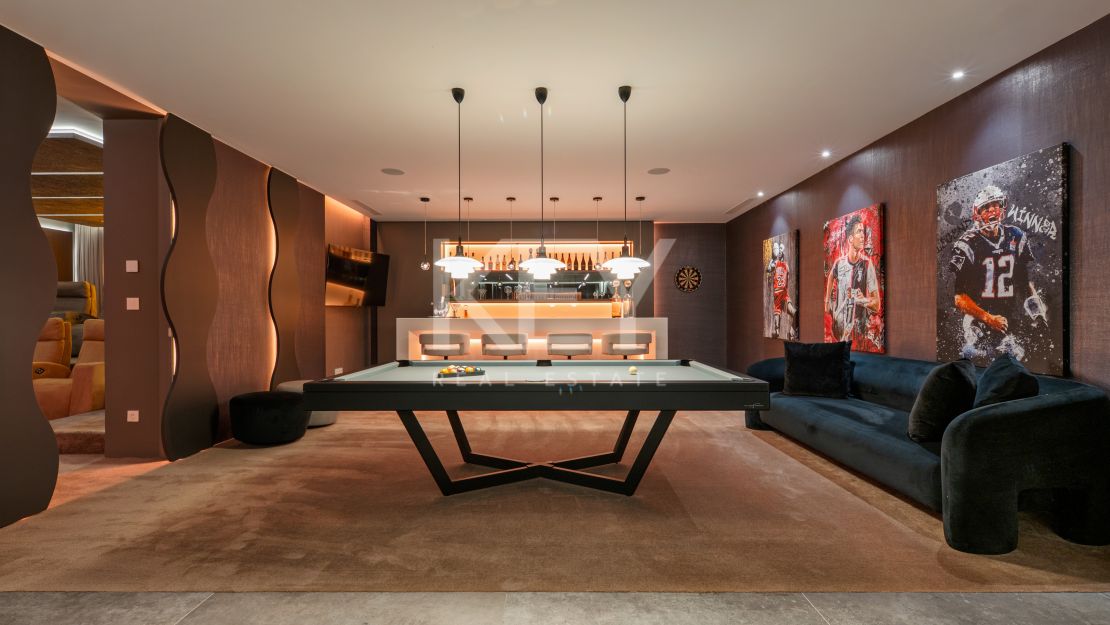 Contemporary Luxury Villa for Sale in Benahavís with Panoramic Sea Views