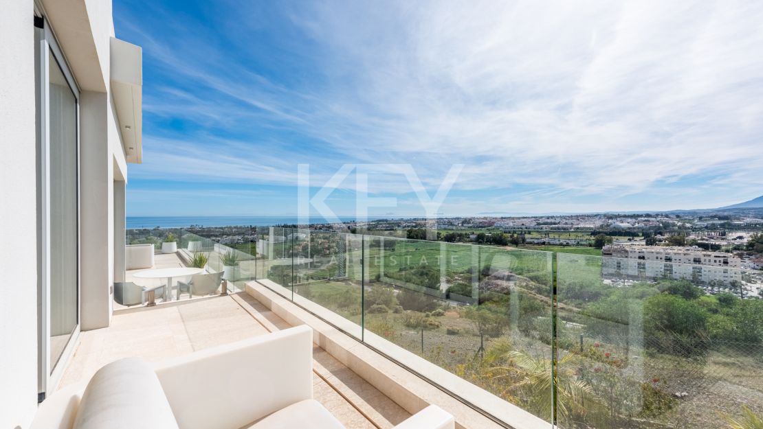 Elegant Villa with Panoramic Sea and Mountain Views in Benahavís, Marbella