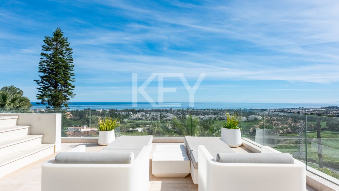 Elegant Villa with Panoramic Sea and Mountain Views in Benahavís, Marbella