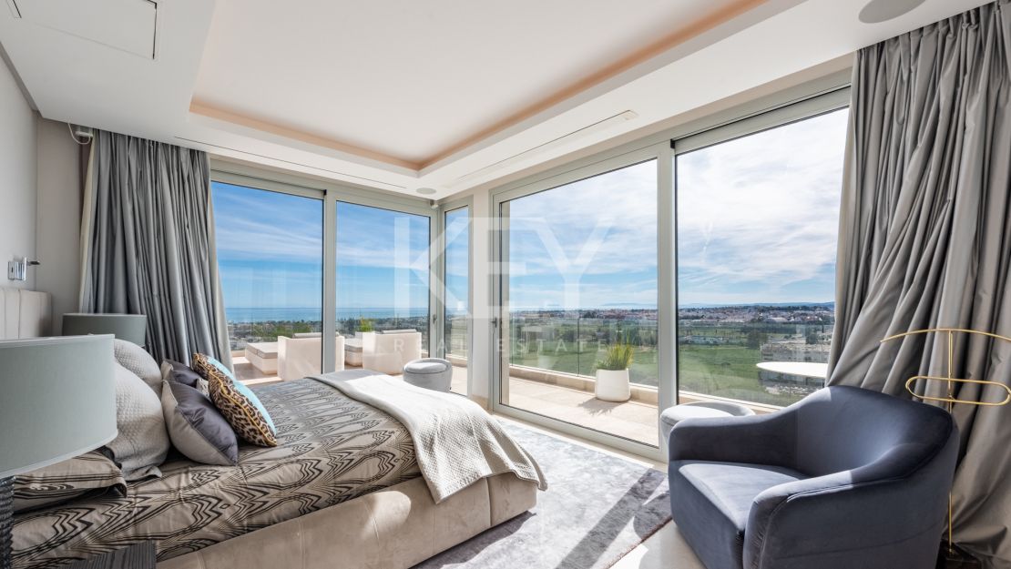 Elegant Villa with Panoramic Sea and Mountain Views in Benahavís, Marbella