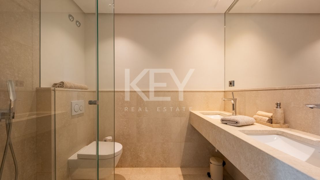 Elegant Villa with Panoramic Sea and Mountain Views in Benahavís, Marbella