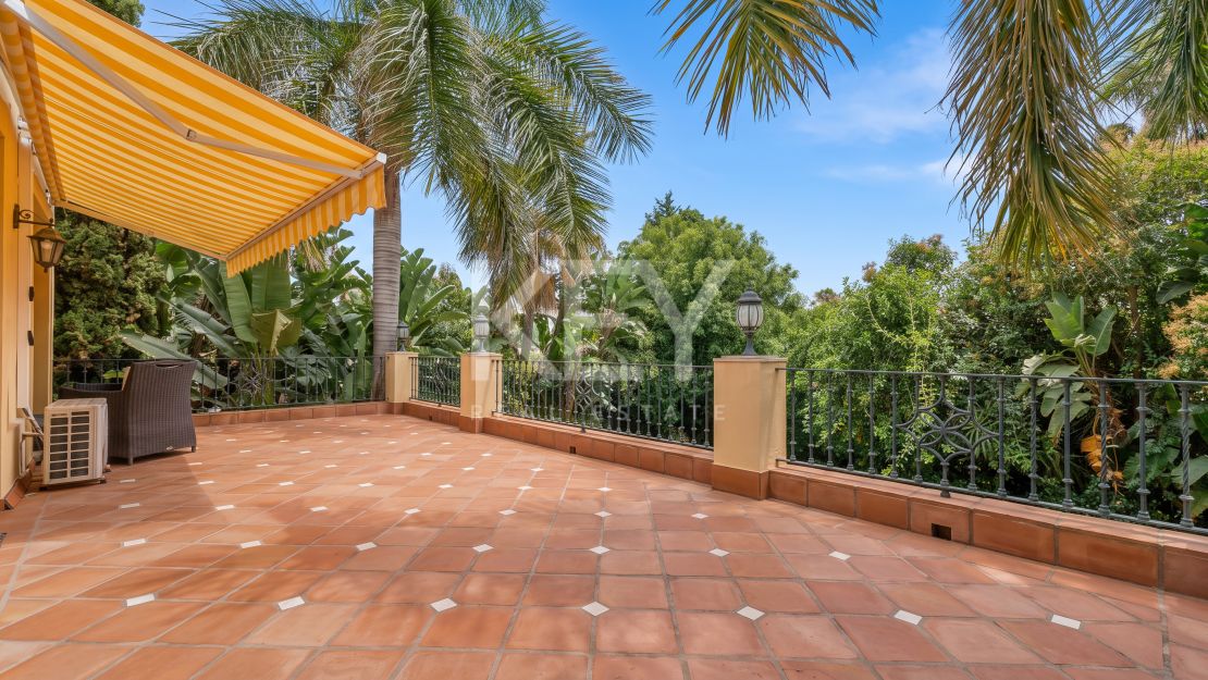 Elegant Villa For Sale in Nueva Andalucia, Marbella