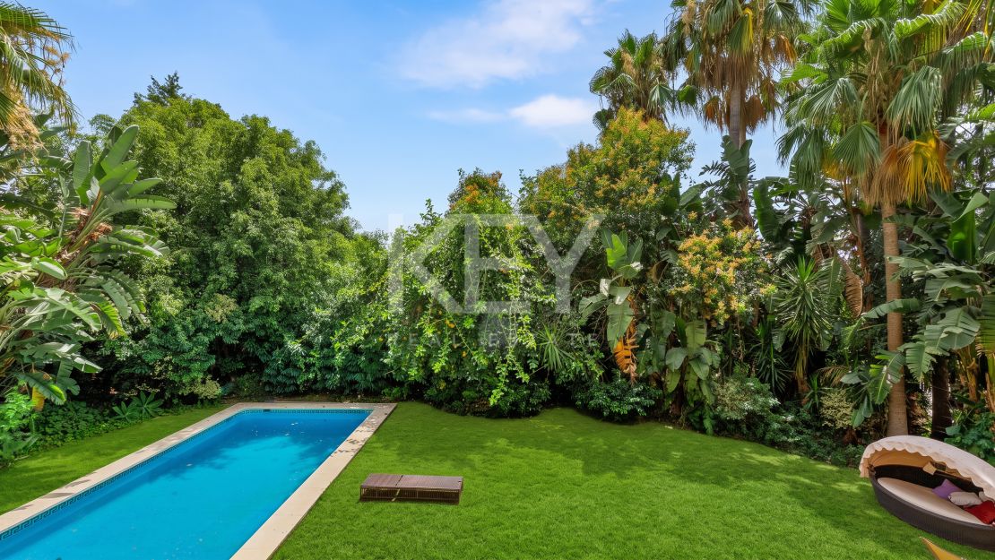 Elegante Villa En Venta en Nueva Andalucia, Marbella