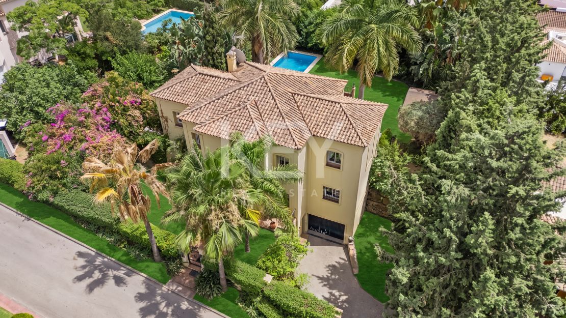 Elegant Villa For Sale in Nueva Andalucia, Marbella