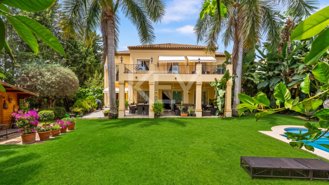 Elegant Villa For Sale in Nueva Andalucia, Marbella
