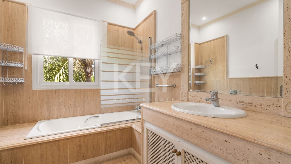Elegant Villa For Sale in Nueva Andalucia, Marbella