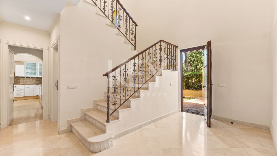 Elegant Villa For Sale in Nueva Andalucia, Marbella
