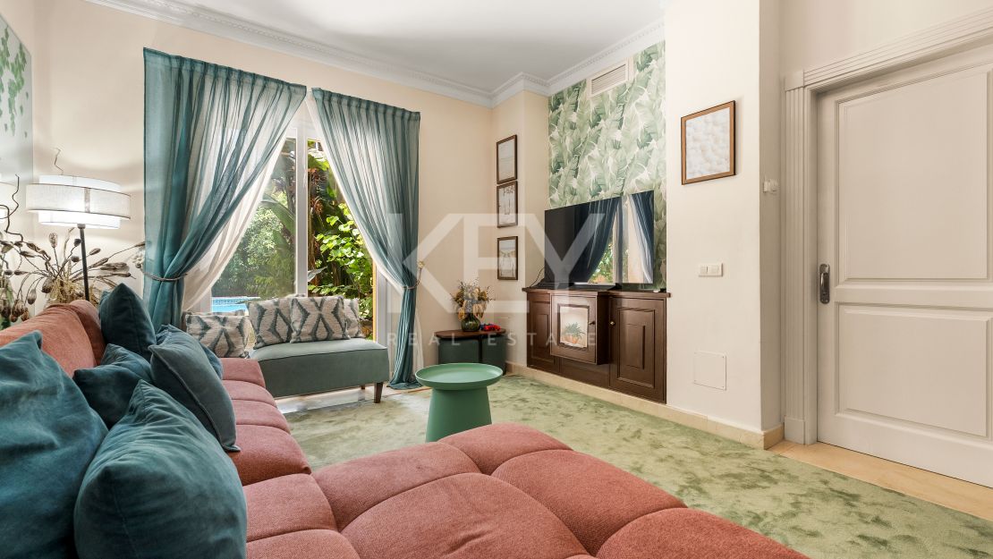 Elegant Villa For Sale in Nueva Andalucia, Marbella