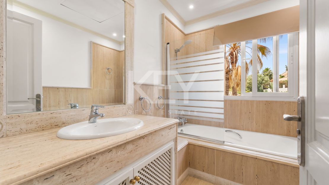 Elegant Villa For Sale in Nueva Andalucia, Marbella