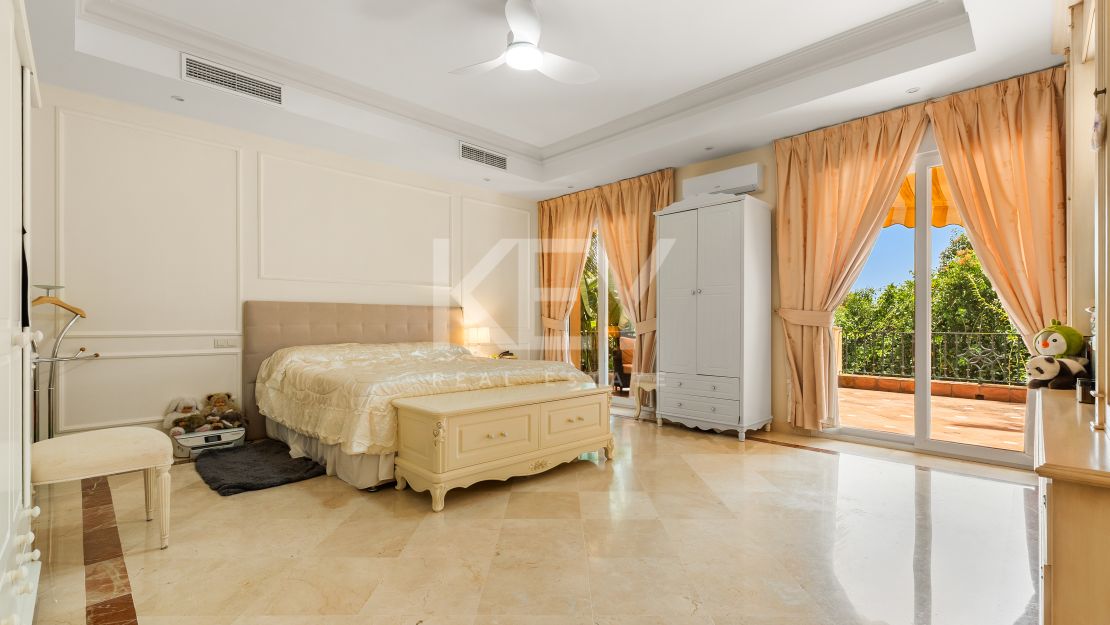 Elegant Villa For Sale in Nueva Andalucia, Marbella