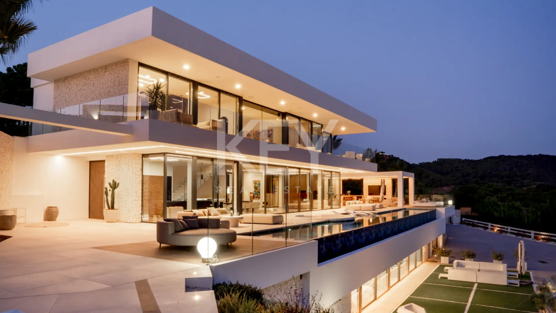 Architectural Masterpiece With Panoramic Sea And Mountain Views In Monte Mayor, Benahavís