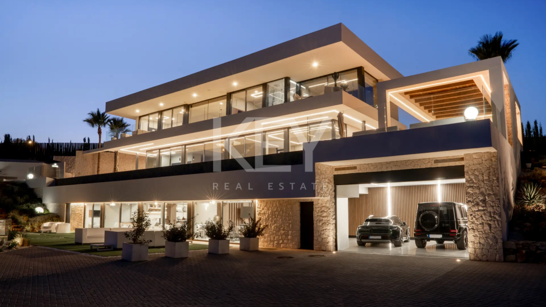 Architectural Masterpiece With Panoramic Sea And Mountain Views In Monte Mayor, Benahavís