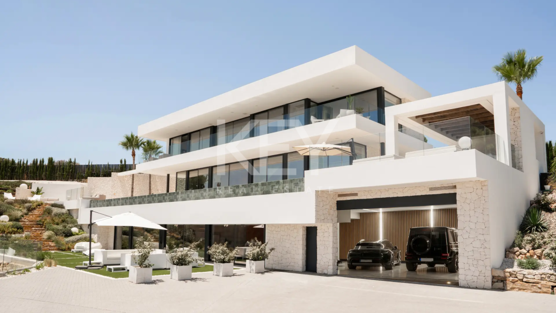 Architectural Masterpiece With Panoramic Sea And Mountain Views In Monte Mayor, Benahavís