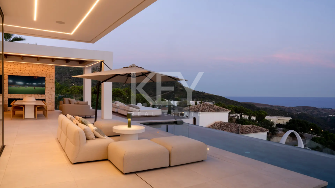 Architectural Masterpiece With Panoramic Sea And Mountain Views In Monte Mayor, Benahavís