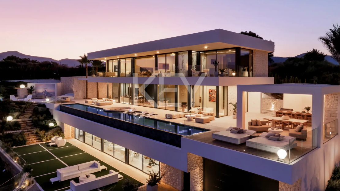Architectural Masterpiece With Panoramic Sea And Mountain Views In Monte Mayor, Benahavís