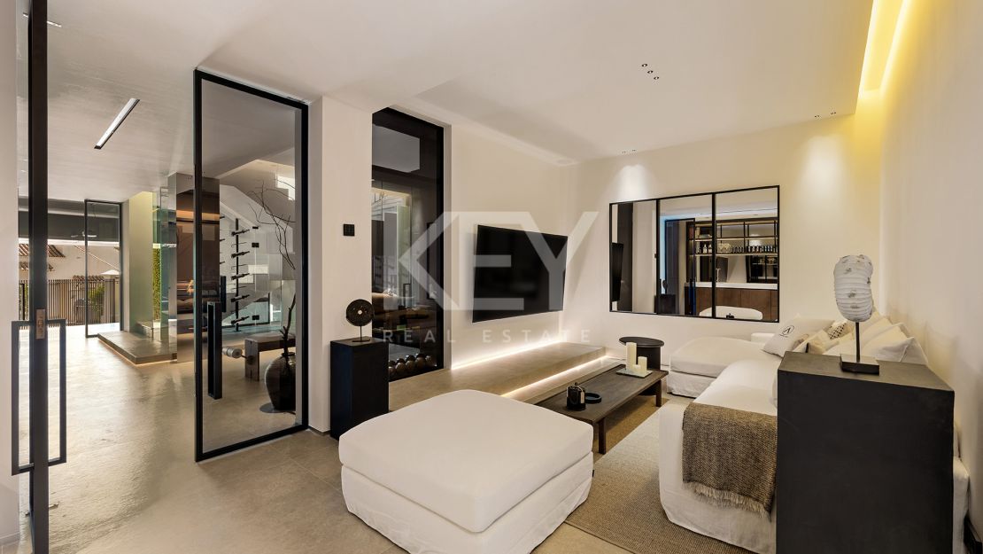 Perfect Family Villa for Sale in Nueva Andalucía, Marbella