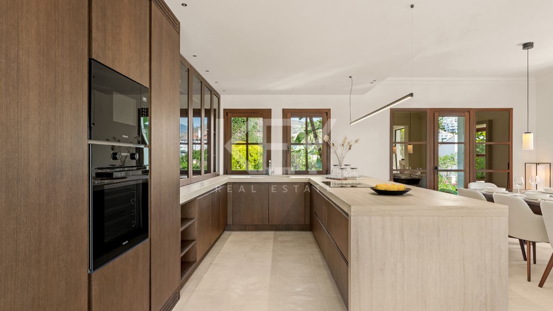 Perfect Family Villa for Sale in Nueva Andalucía, Marbella
