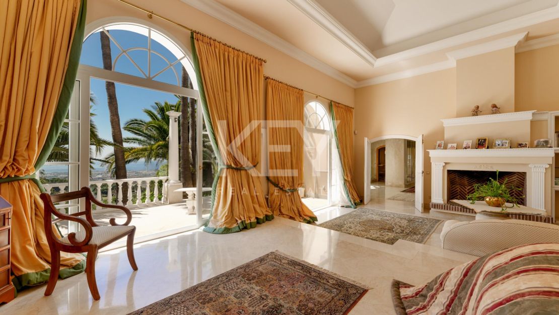 Panoramic Sea Views Villa for Sale in La Zagaleta, Benahavís