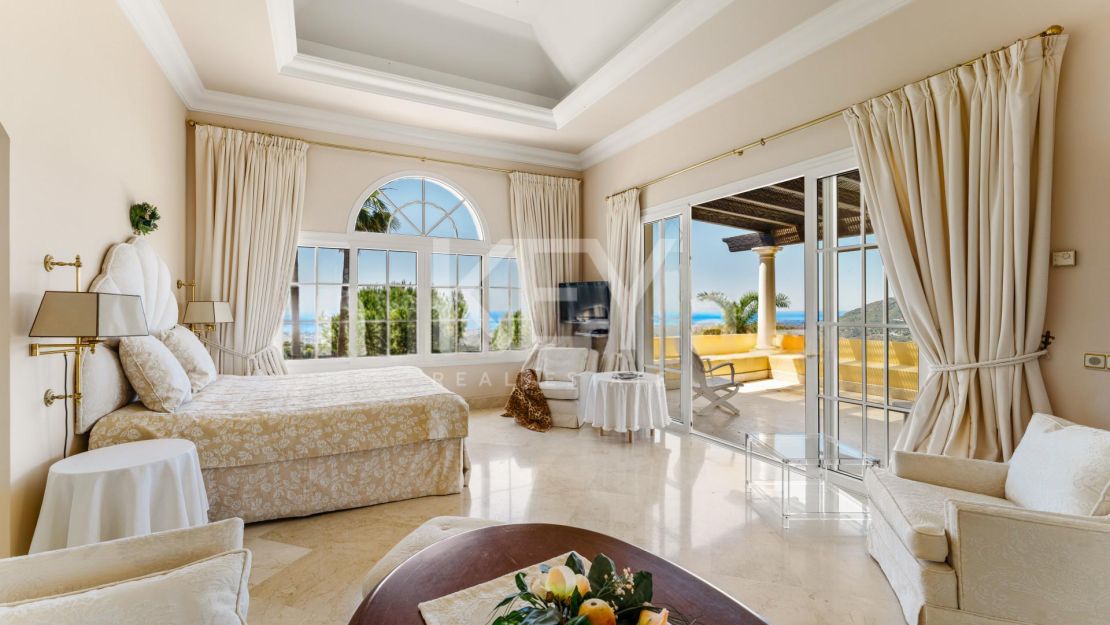 Panoramic Sea Views Villa for Sale in La Zagaleta, Benahavís