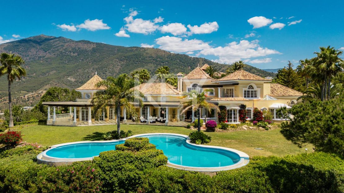 Panoramic Sea Views Villa for Sale in La Zagaleta, Benahavís