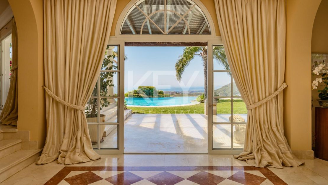 Panoramic Sea Views Villa for Sale in La Zagaleta, Benahavís