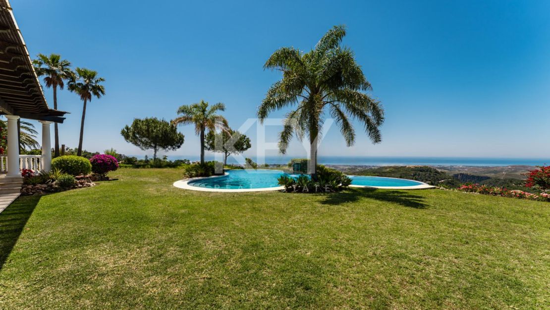 Panoramic Sea Views Villa for Sale in La Zagaleta, Benahavís