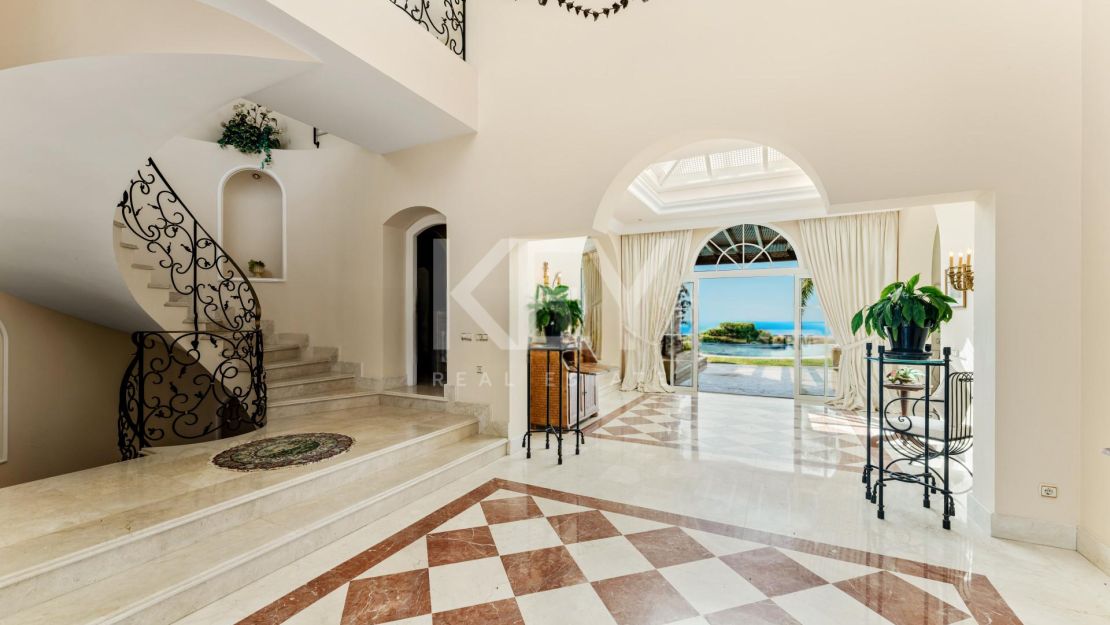 Panoramic Sea Views Villa for Sale in La Zagaleta, Benahavís