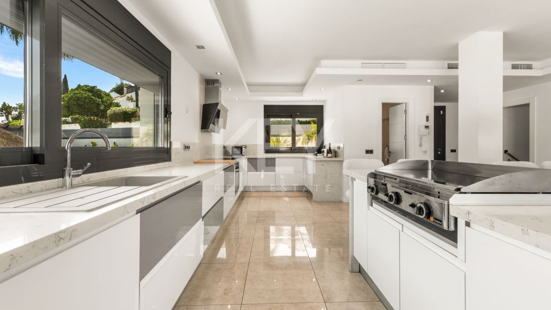 Villa Banús: villa in prime location - Nueva Andalucia, Marbella