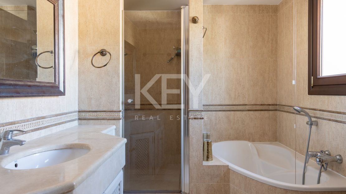 Magnificent Villa with Views in El Rosario, East Marbella