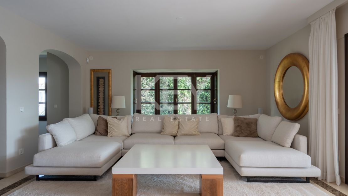 Magnificent Villa with Views in El Rosario, East Marbella