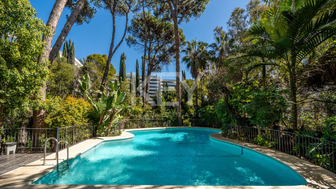 Renovated Beachside Apartment for Sale on Marbella Golden Mile