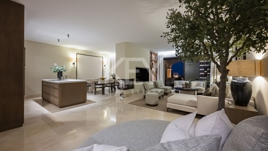 Renovated South-Facing Penthouse with Panoramic Views in La Quinta, Benahavís