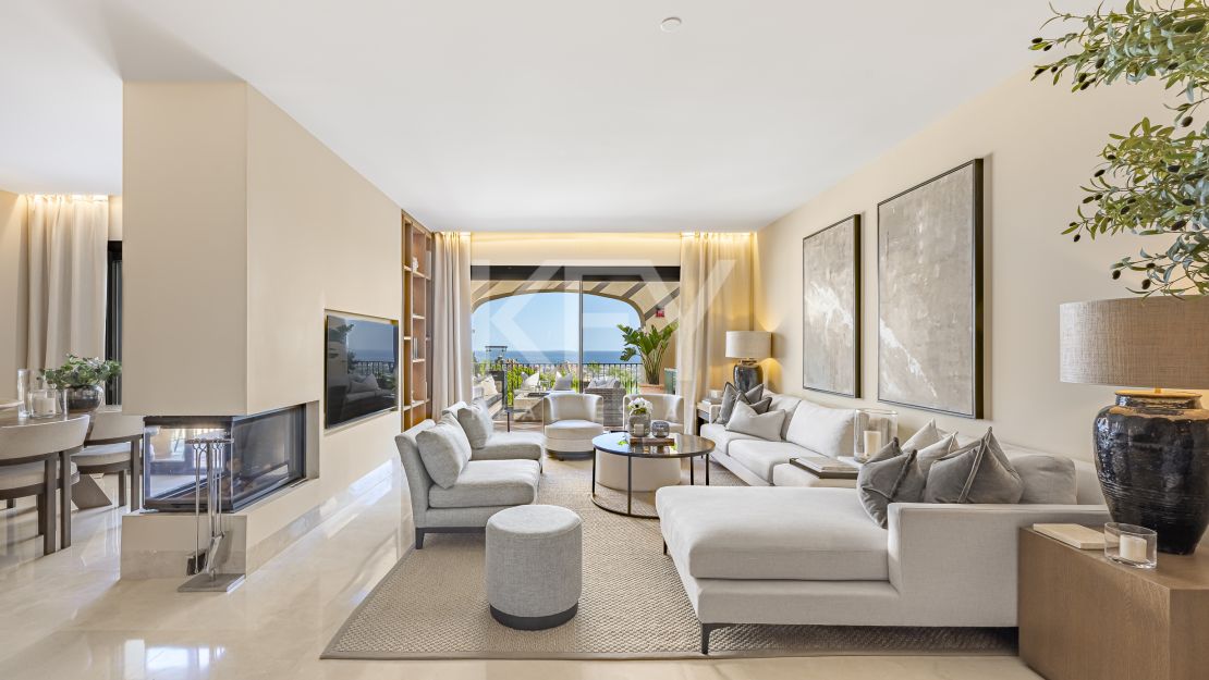 Renovated South-Facing Penthouse with Panoramic Views in La Quinta, Benahavís