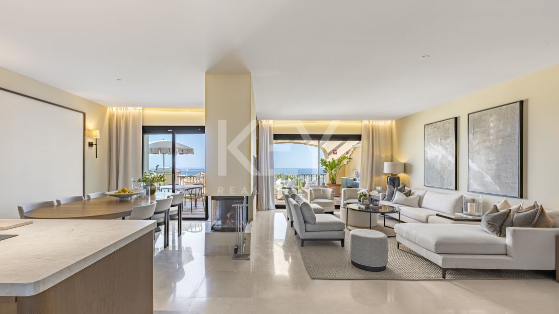 Renovated South-Facing Penthouse with Panoramic Views in La Quinta, Benahavís