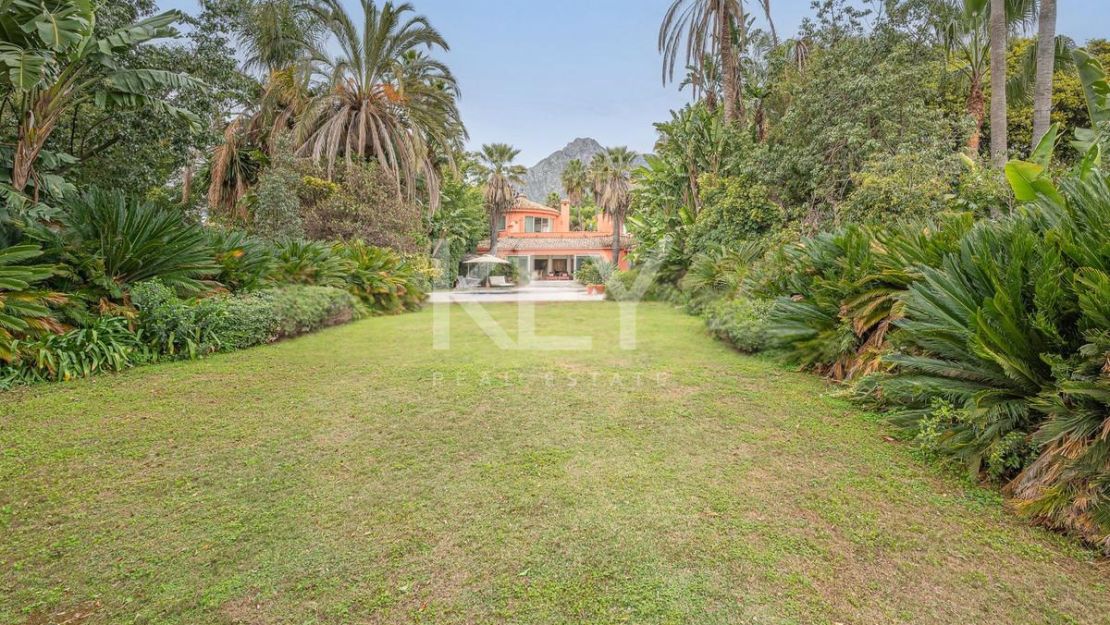 Timeless Mediterranean Villa for Sale in Nagüeles, Marbella Golden Mile