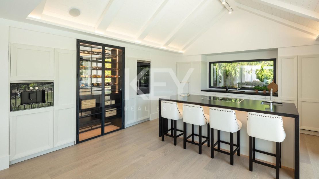 Stunning Luxury Villa with open views in Nueva Andalucia, Marbella