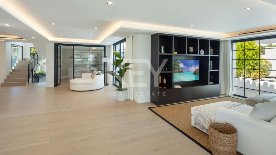 Stunning Luxury Villa with open views in Nueva Andalucia, Marbella