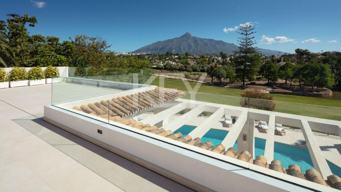 Stunning Luxury Villa with open views in Nueva Andalucia, Marbella