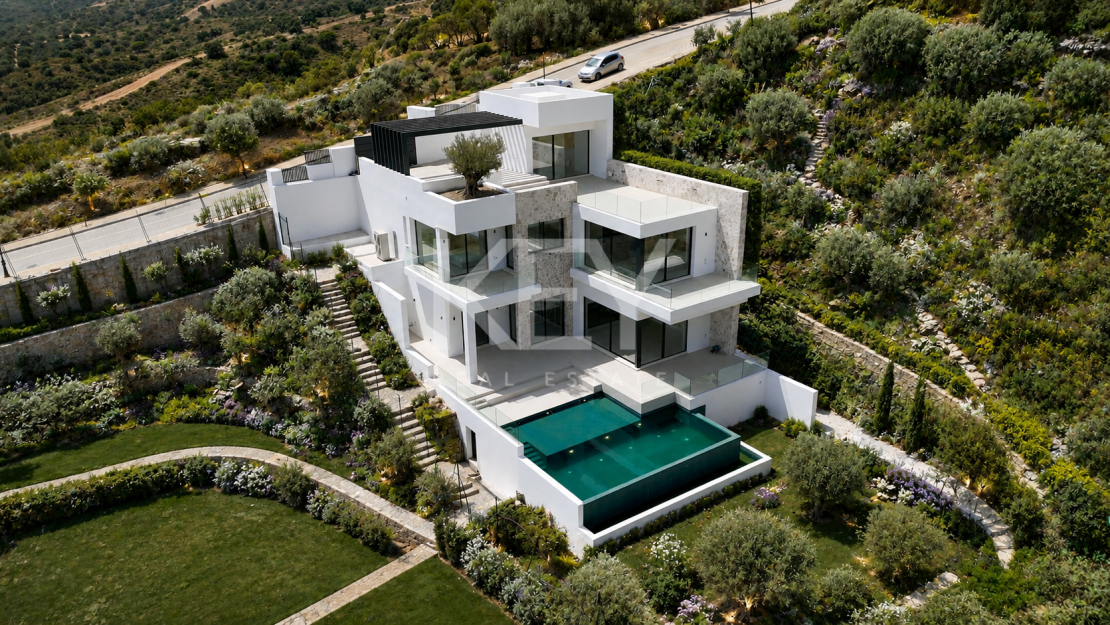 Luxury Contemporary Villa with Panoramic Sea Views for Sale in Elviria, Marbella East